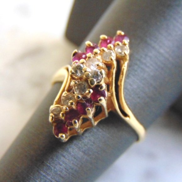 Womens Vintage Estate 10K Yellow Gold Diamond & Garnet Ring 3.5g E816